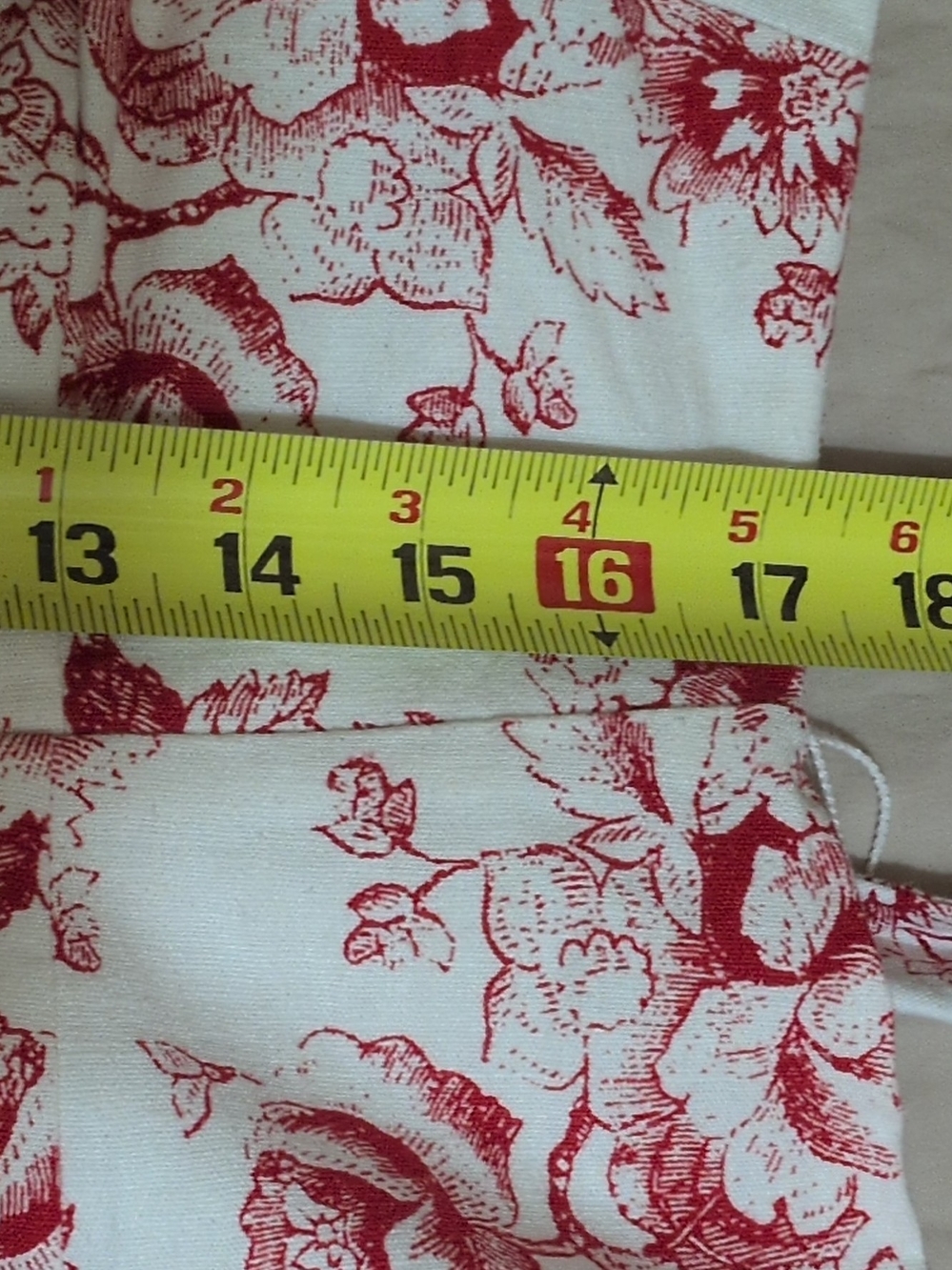 Floral Print Sleeveless Tie-Waist Dress in Red and White - Picture 5 of 5